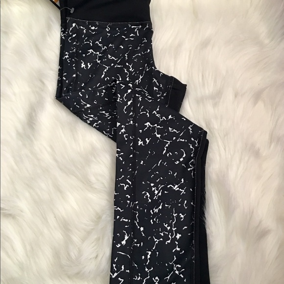 UnderArmour leggings - Picture 3 of 3